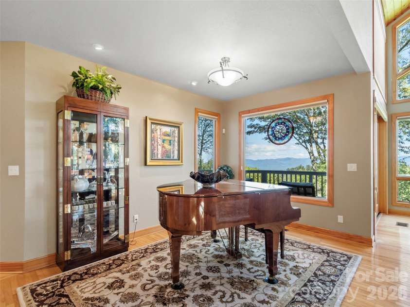 350 Ball Camp Road, Burnsville, NC 28714.  MLS# CAR4305145, YatesRealty ID 2144. 