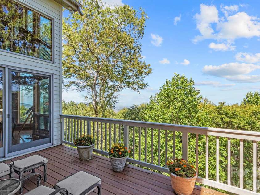 350 Ball Camp Road, Burnsville, NC 28714.  MLS# CAR4305145, YatesRealty ID 2144. 