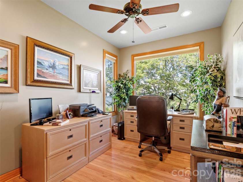 350 Ball Camp Road, Burnsville, NC 28714.  MLS# CAR4305145, YatesRealty ID 2144. 