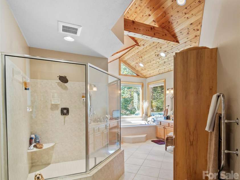 350 Ball Camp Road, Burnsville, NC 28714.  MLS# CAR4305145, YatesRealty ID 2144. 