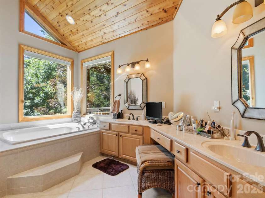 350 Ball Camp Road, Burnsville, NC 28714.  MLS# CAR4305145, YatesRealty ID 2144. 