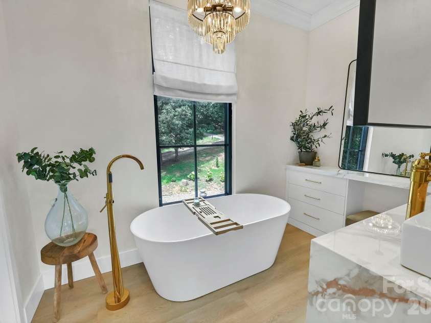 107 Lee Lane, Mars Hill, NC 28754.  MLS# CAR4424197, YatesRealty ID 21440. 