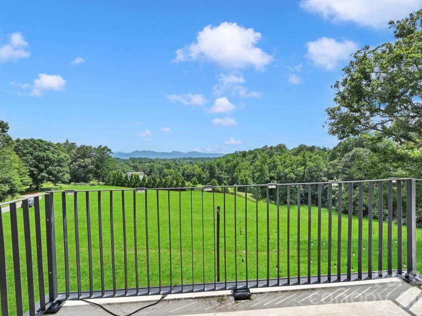 107 Lee Lane, Mars Hill, NC 28754.  MLS# CAR4424197, YatesRealty ID 21440. 
