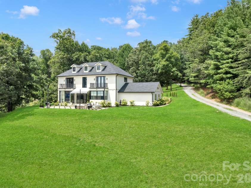 107 Lee Lane, Mars Hill, NC 28754.  MLS# CAR4424197, YatesRealty ID 21440. 