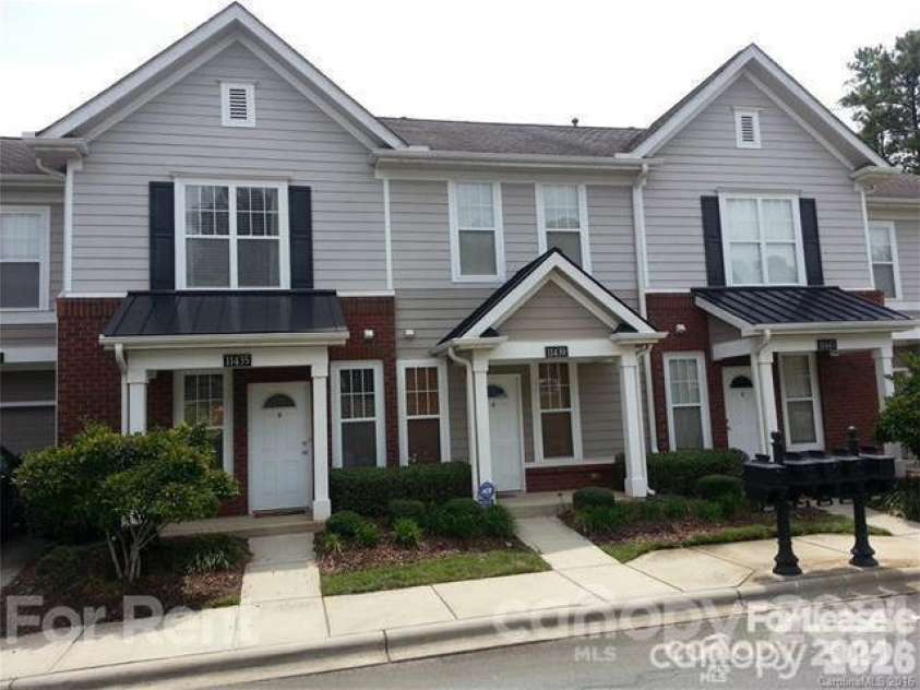 11435 Dixie Glen Drive, Charlotte, NC 28277.  MLS# CAR4370994, YatesRealty ID 21442. 
