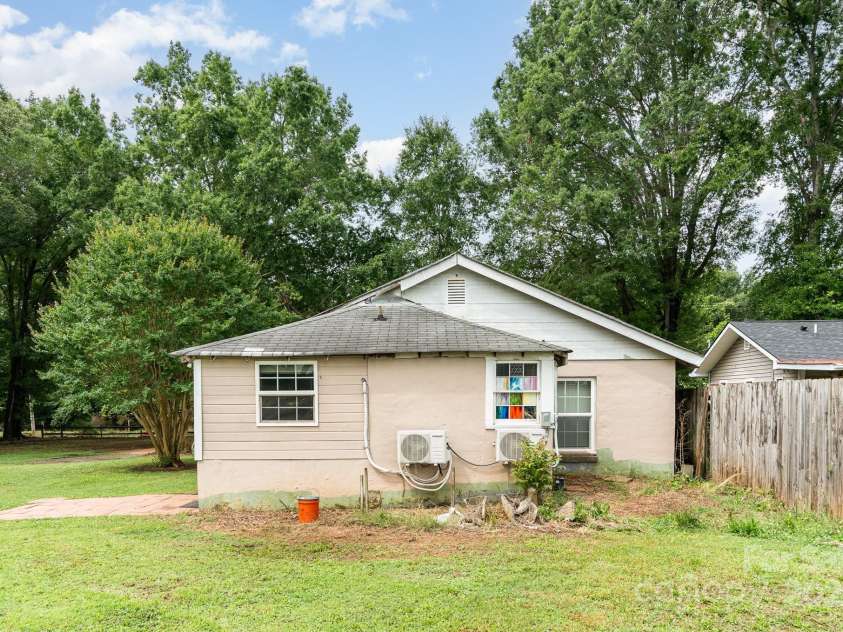 1145 Earl Road, Shelby, NC 28152.  MLS# CAR4270716, YatesRealty ID 21443. 