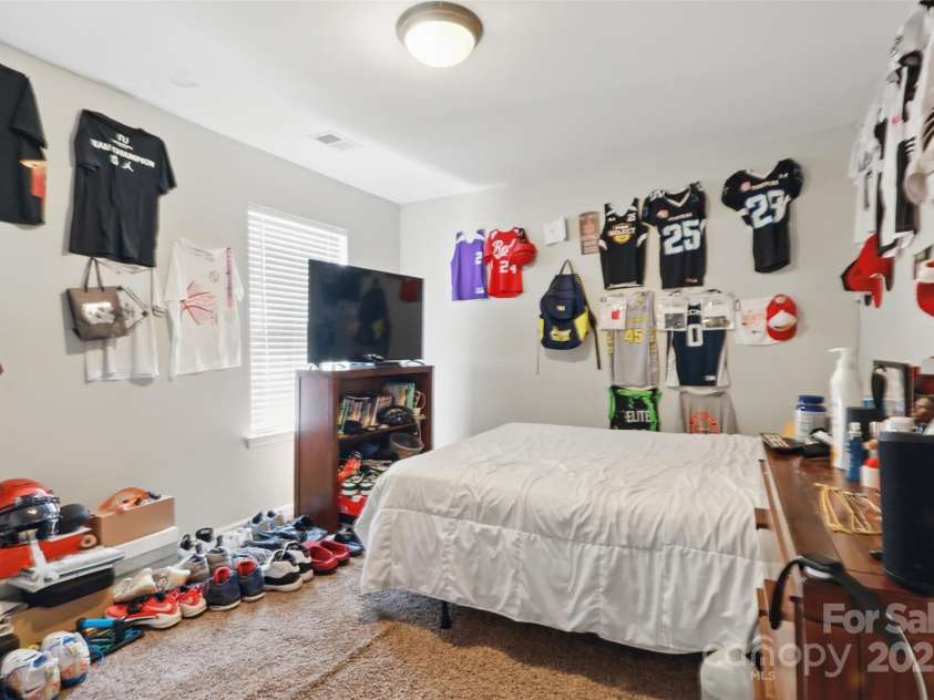 3812 Caldwell Ridge Parkway, Charlotte, NC 28213.  MLS# CAR4237442, YatesRealty ID 21444. Guest bedroom