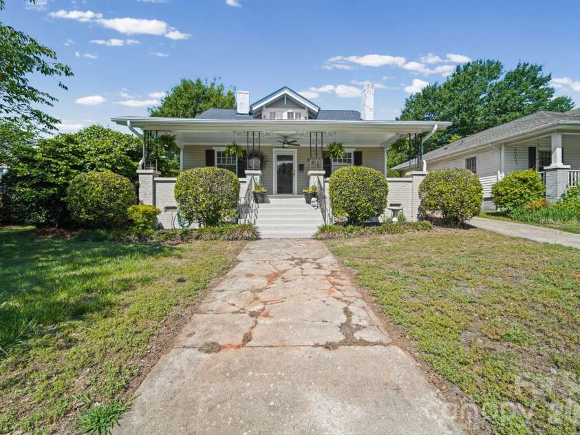 605 Central Avenue, Belmont, NC 28012.  MLS# CAR4378776, YatesRealty ID 21445. 