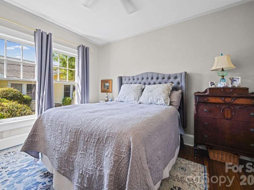 605 Central Avenue, Belmont, NC 28012.  MLS# CAR4378776, YatesRealty ID 21445. 