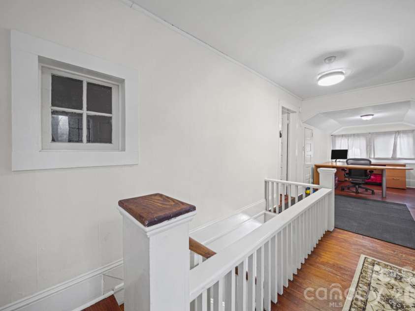 605 Central Avenue, Belmont, NC 28012.  MLS# CAR4378776, YatesRealty ID 21445. 