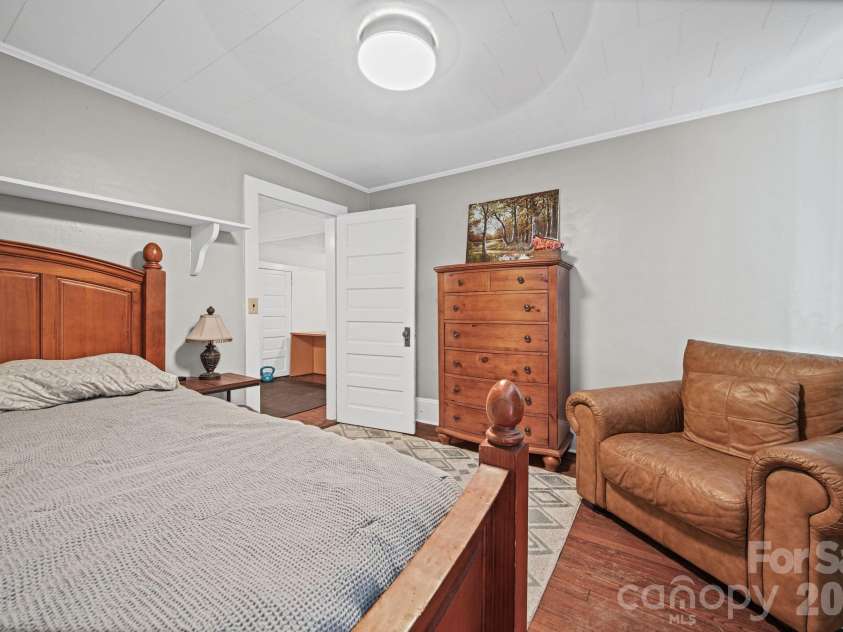 605 Central Avenue, Belmont, NC 28012.  MLS# CAR4378776, YatesRealty ID 21445. 
