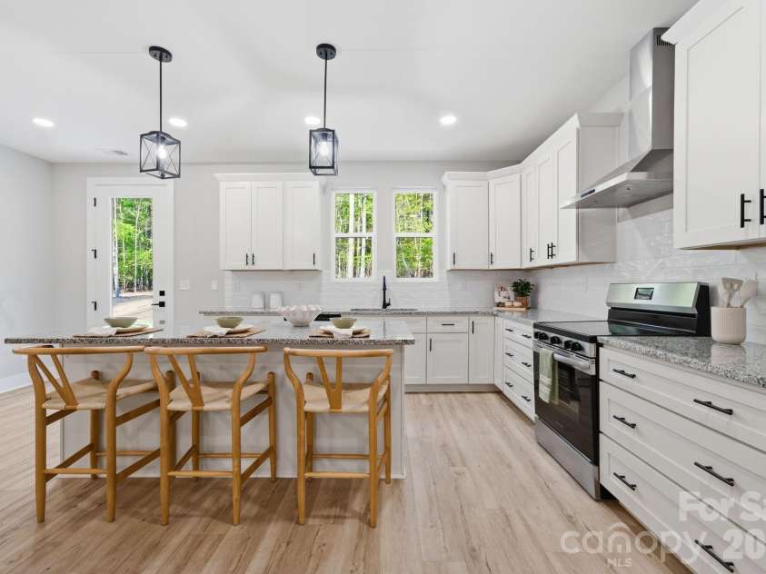 325 Mainsail Road, Salisbury, NC 28146.  MLS# CAR4343250, YatesRealty ID 21446. Kitchen