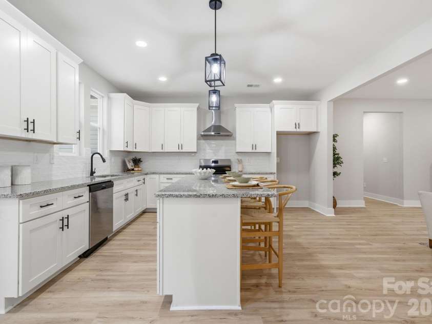 325 Mainsail Road, Salisbury, NC 28146.  MLS# CAR4343250, YatesRealty ID 21446. Kitchen
