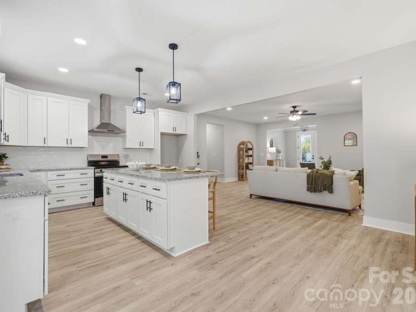 325 Mainsail Road, Salisbury, NC 28146.  MLS# CAR4343250, YatesRealty ID 21446. Kitchen