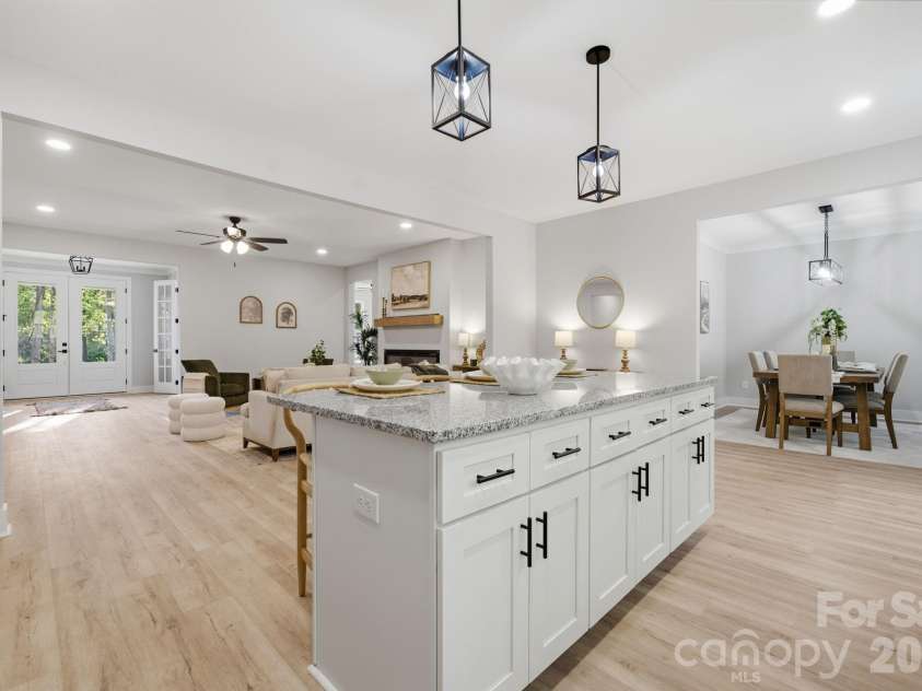 325 Mainsail Road, Salisbury, NC 28146.  MLS# CAR4343250, YatesRealty ID 21446. Kitchen
