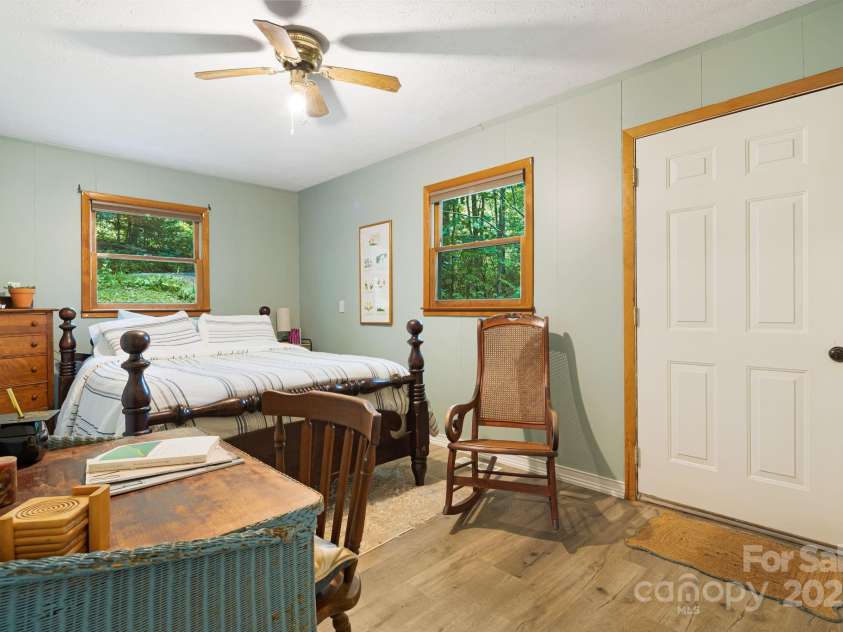 24 Cataloochee Lane, Waynesville, NC 28785.  MLS# CAR4268392, YatesRealty ID 21448. Main bedroom