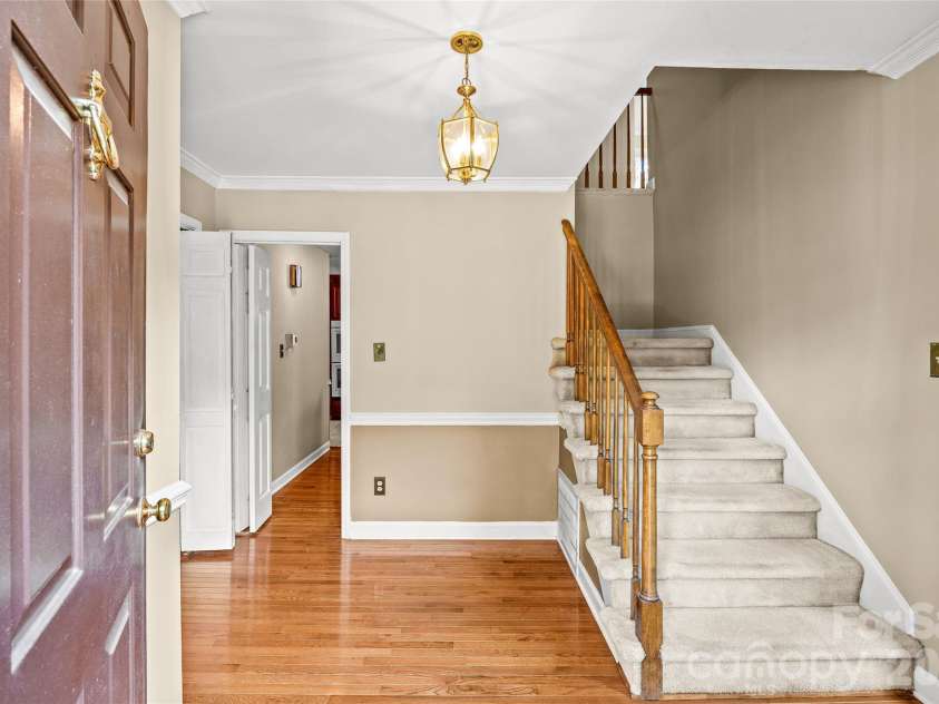 7201 Hopeton Road, Charlotte, NC 28210.  MLS# CAR4394265, YatesRealty ID 21448. 