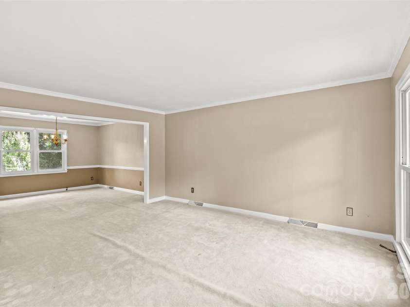 7201 Hopeton Road, Charlotte, NC 28210.  MLS# CAR4394265, YatesRealty ID 21448. 