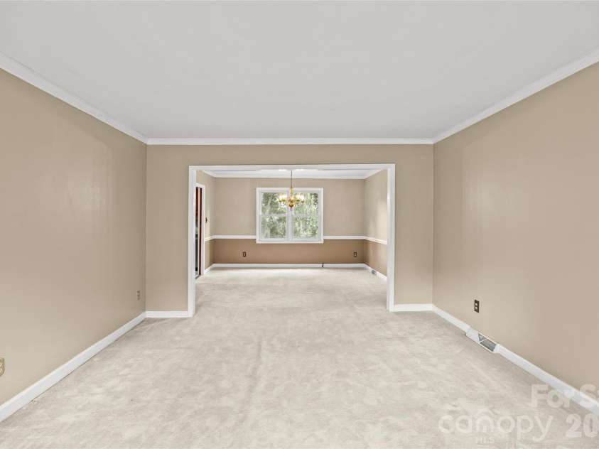 7201 Hopeton Road, Charlotte, NC 28210.  MLS# CAR4394265, YatesRealty ID 21448. 