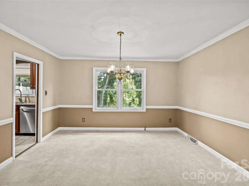 7201 Hopeton Road, Charlotte, NC 28210.  MLS# CAR4394265, YatesRealty ID 21448. 