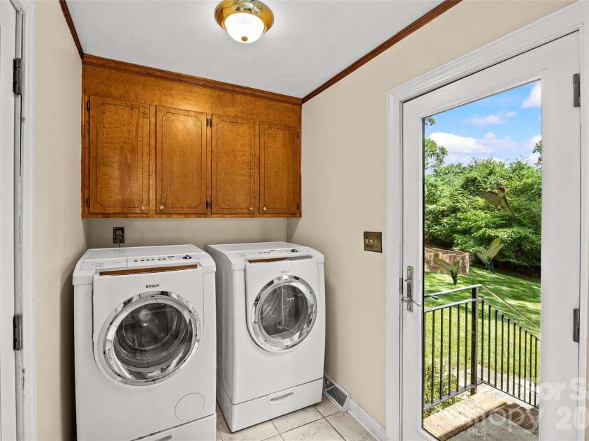 7201 Hopeton Road, Charlotte, NC 28210.  MLS# CAR4394265, YatesRealty ID 21448. 