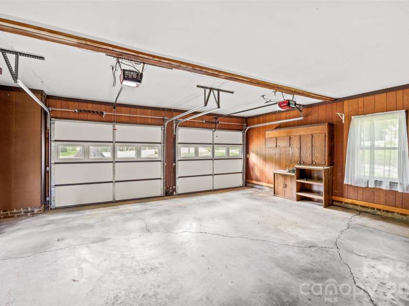 7201 Hopeton Road, Charlotte, NC 28210.  MLS# CAR4394265, YatesRealty ID 21448. 