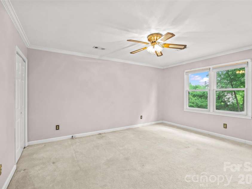 7201 Hopeton Road, Charlotte, NC 28210.  MLS# CAR4394265, YatesRealty ID 21448. 
