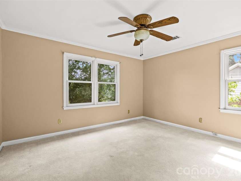 7201 Hopeton Road, Charlotte, NC 28210.  MLS# CAR4394265, YatesRealty ID 21448. 