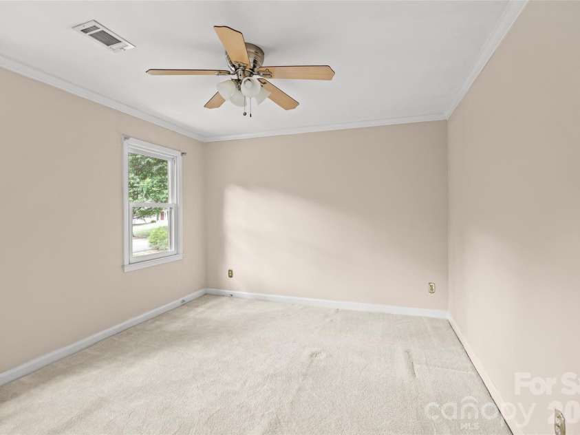 7201 Hopeton Road, Charlotte, NC 28210.  MLS# CAR4394265, YatesRealty ID 21448. 