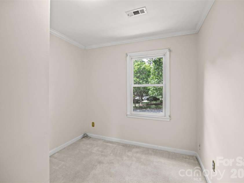 7201 Hopeton Road, Charlotte, NC 28210.  MLS# CAR4394265, YatesRealty ID 21448. 