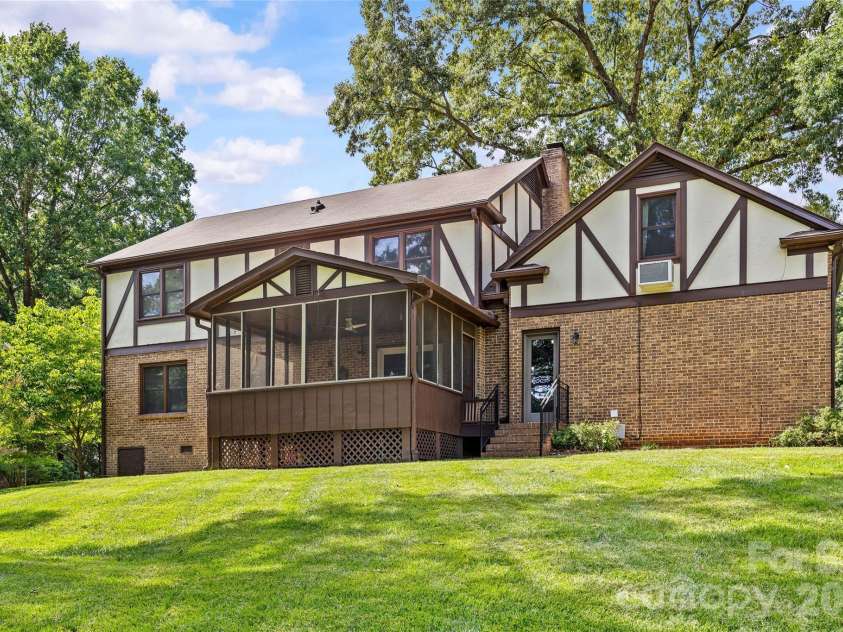 7201 Hopeton Road, Charlotte, NC 28210.  MLS# CAR4394265, YatesRealty ID 21448. 