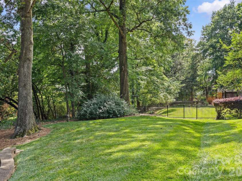 7201 Hopeton Road, Charlotte, NC 28210.  MLS# CAR4394265, YatesRealty ID 21448. 