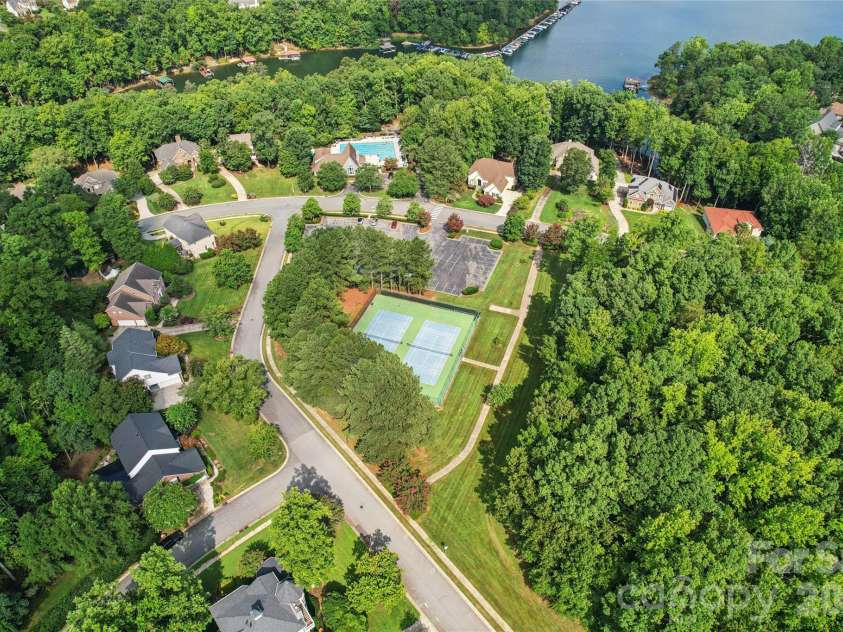 11413 Mangla Drive, Charlotte, NC 28214.  MLS# CAR4353792, YatesRealty ID 21449. Amenities: Courts