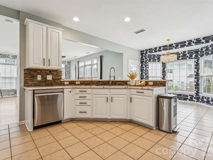 11413 Mangla Drive, Charlotte, NC 28214.  MLS# CAR4353792, YatesRealty ID 21449. Kitchen