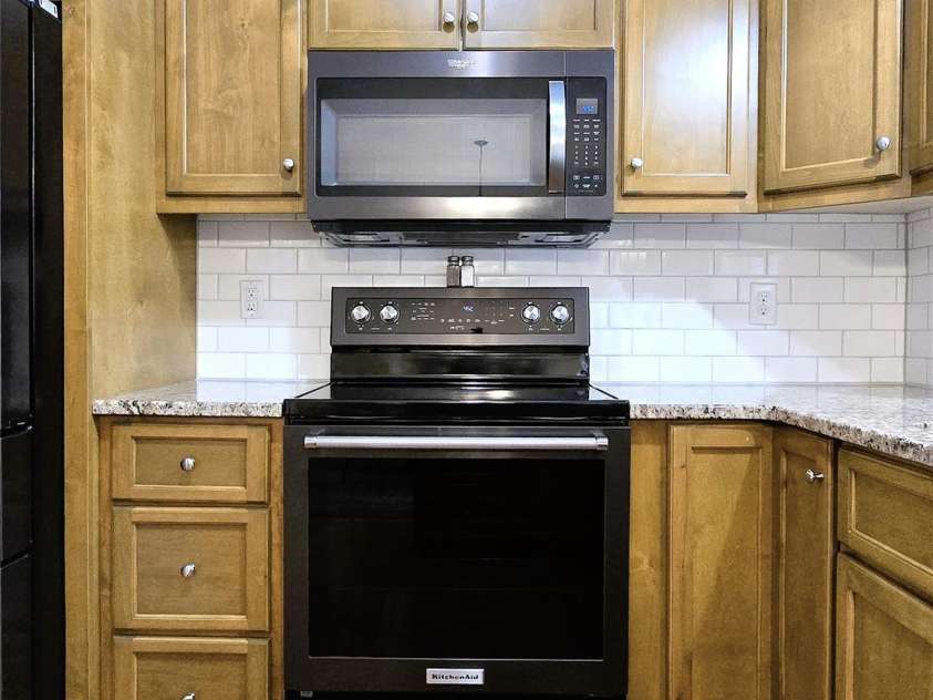 414 Fulton Drive, Kings Mountain, NC 28086.  MLS# CAR4254346, YatesRealty ID 21449. Built in Microwave and electric range