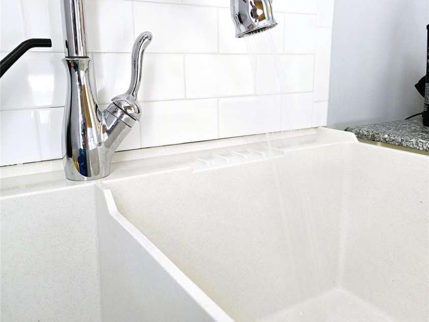 414 Fulton Drive, Kings Mountain, NC 28086.  MLS# CAR4254346, YatesRealty ID 21449. Double basin laundry sink