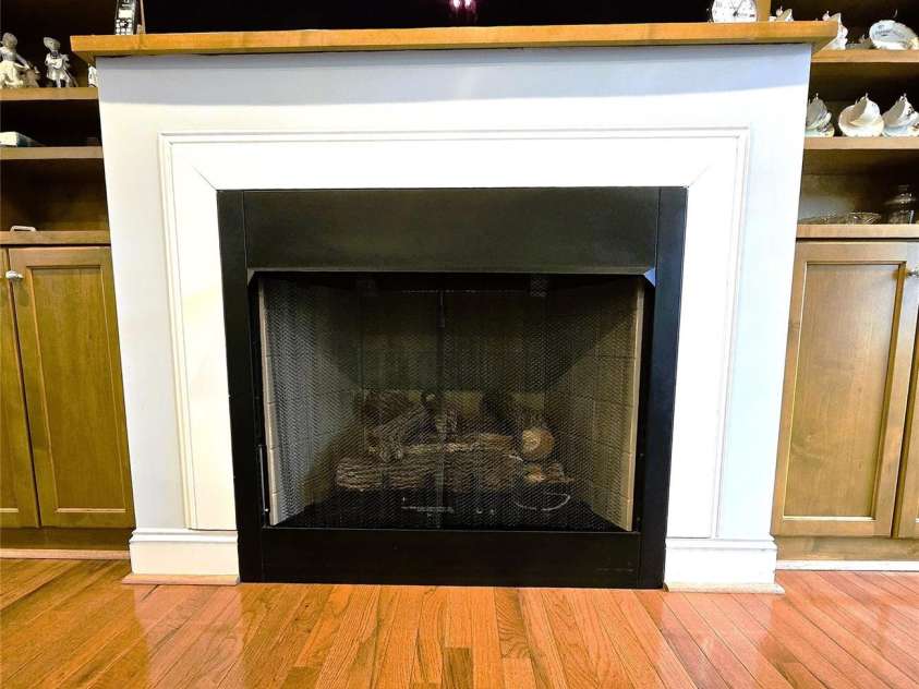 414 Fulton Drive, Kings Mountain, NC 28086.  MLS# CAR4254346, YatesRealty ID 21449. Gas log fireplace