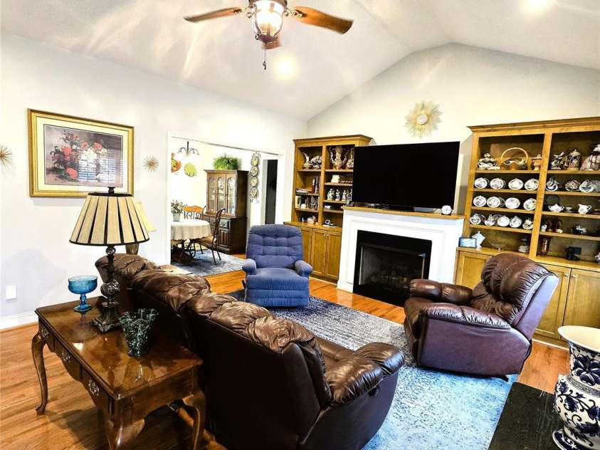 414 Fulton Drive, Kings Mountain, NC 28086.  MLS# CAR4254346, YatesRealty ID 21449. Livingroom