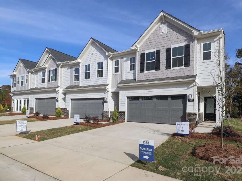 2109 Bayou Trace Drive, Charlotte, NC 28262.  MLS# CAR4203563, YatesRealty ID 2145. 