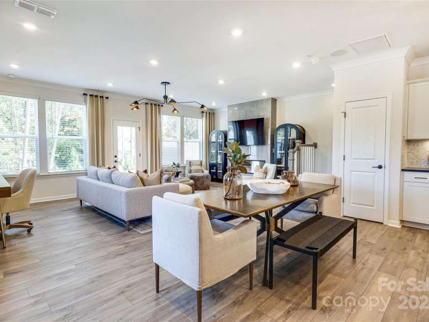2109 Bayou Trace Drive, Charlotte, NC 28262.  MLS# CAR4203563, YatesRealty ID 2145. Photo Representation