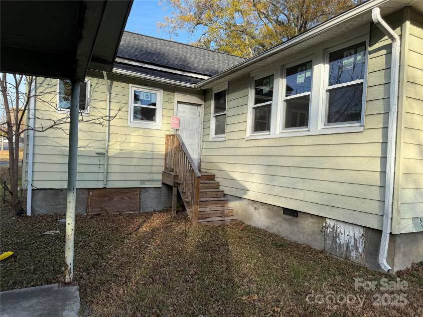 304 Confederate Avenue, Rock Hill, SC 29730.  MLS# CAR4321810, YatesRealty ID 2145. 