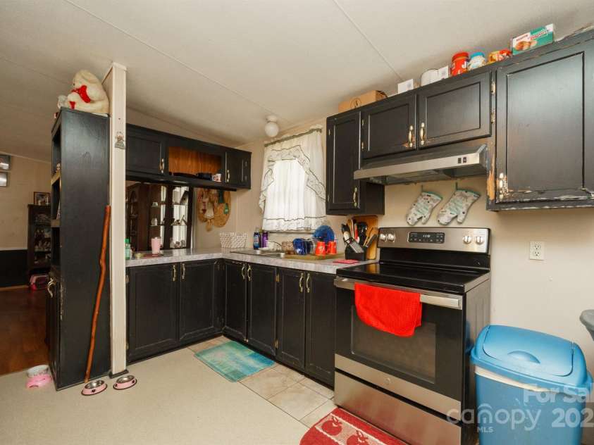 4454 Windy Hill Road, Morganton, NC 28655.  MLS# CAR4225888, YatesRealty ID 2145. 