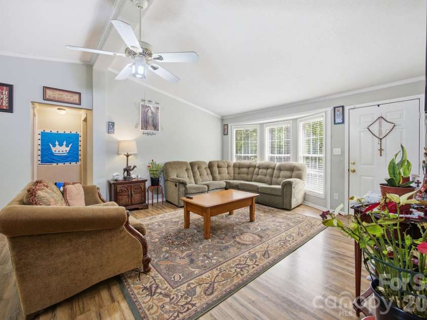 178 Wildwood Acres Circle, Mooresville, NC 28115.  MLS# CAR4371473, YatesRealty ID 21450. 