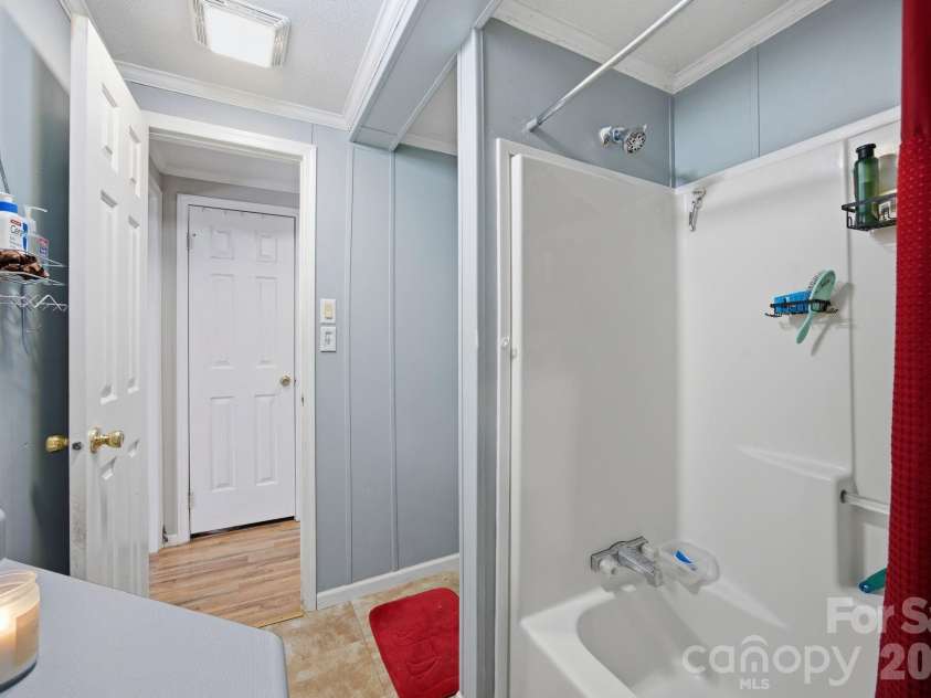 178 Wildwood Acres Circle, Mooresville, NC 28115.  MLS# CAR4371473, YatesRealty ID 21450. 