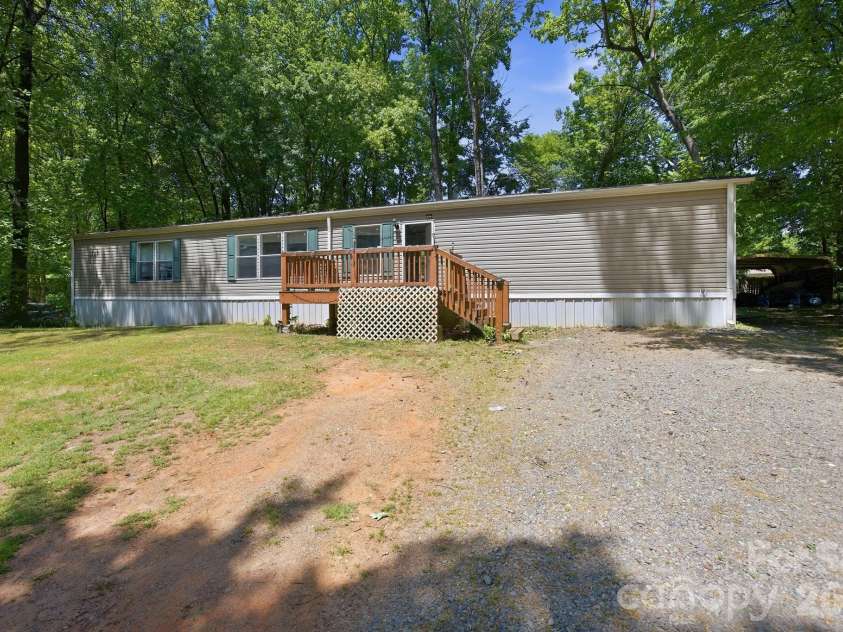 172 Wildwood Acres Circle, Mooresville, NC 28115.  MLS# CAR4378221, YatesRealty ID 21451. 