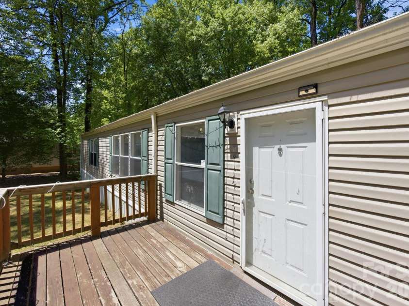 172 Wildwood Acres Circle, Mooresville, NC 28115.  MLS# CAR4378221, YatesRealty ID 21451. 