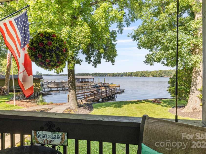 331 Waterway Drive, Lexington, NC 27292.  MLS# CAR4270024, YatesRealty ID 21451. 