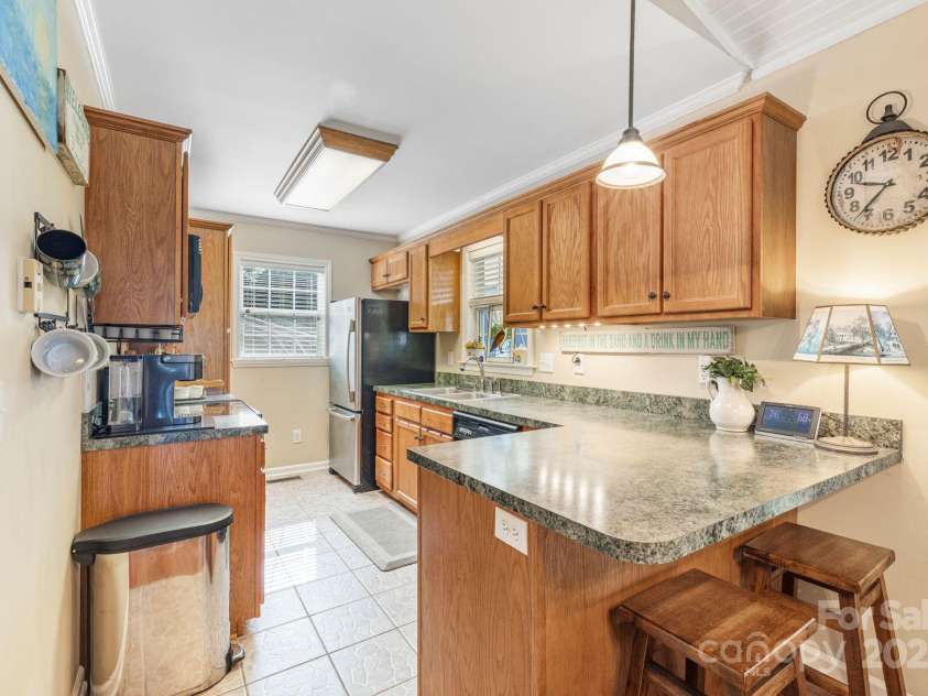 331 Waterway Drive, Lexington, NC 27292.  MLS# CAR4270024, YatesRealty ID 21451. 