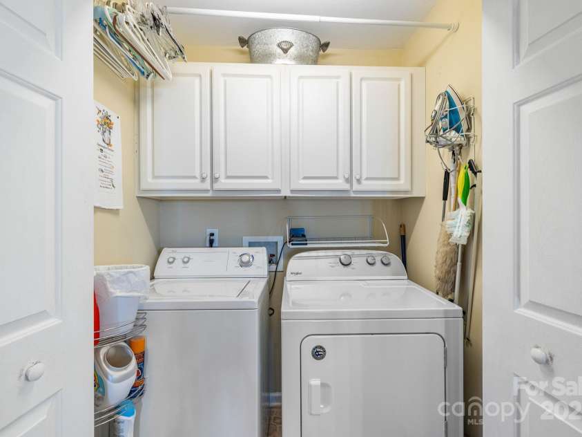 331 Waterway Drive, Lexington, NC 27292.  MLS# CAR4270024, YatesRealty ID 21451. 