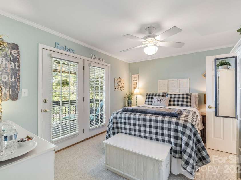 331 Waterway Drive, Lexington, NC 27292.  MLS# CAR4270024, YatesRealty ID 21451. 
